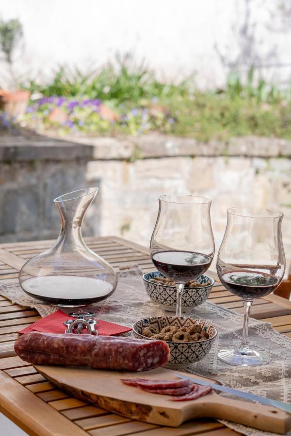 Il Poggio, Exclusive Location In *